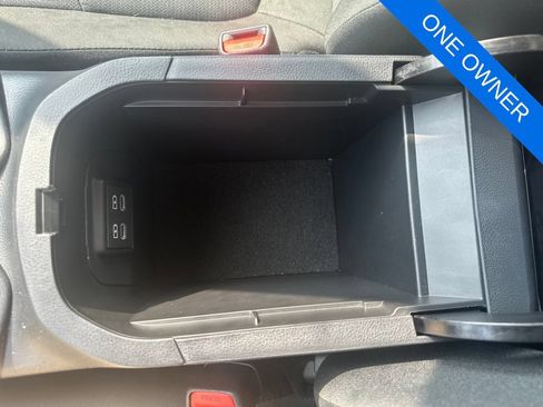 Used 2025 Toyota RAV4 XLE FWD image 19