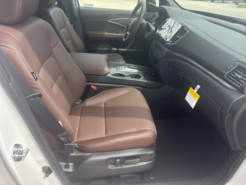 New 2025 Honda Ridgeline RTL+ image 16