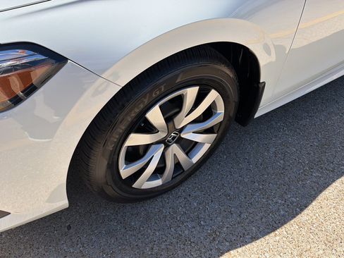 Used 2024 Honda Civic LX image 5