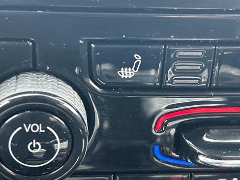 Used 2023 Jeep Grand Cherokee L Limited w/ Black Appearance Package image 35