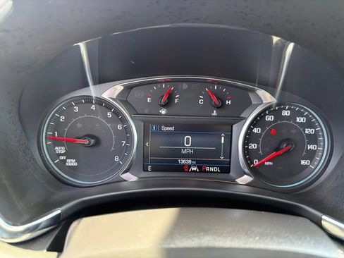 Used 2024 Chevrolet Equinox LT FWD image 16