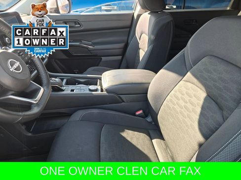 Used 2024 Nissan Pathfinder SV image 10