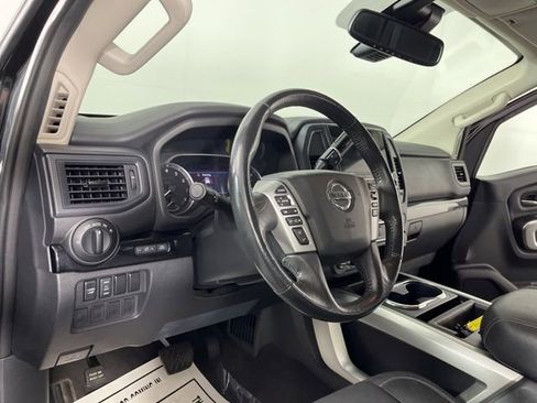 Used 2022 Nissan Titan SV w/ SV Convenience Package AWD/4WD image 21