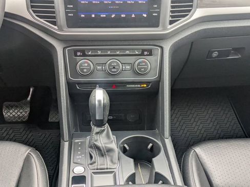 Used 2021 Volkswagen Atlas SE w/ Panoramic Sunroof Package FWD image 21