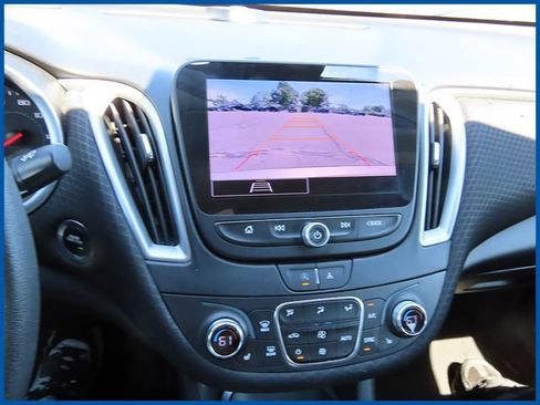 Used 2023 Chevrolet Malibu LT FWD image 17