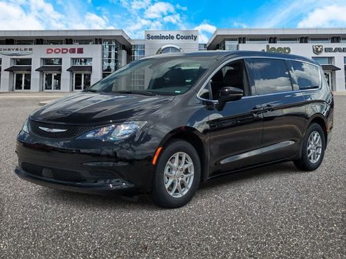 New 2026 Chrysler Voyager LX image 4