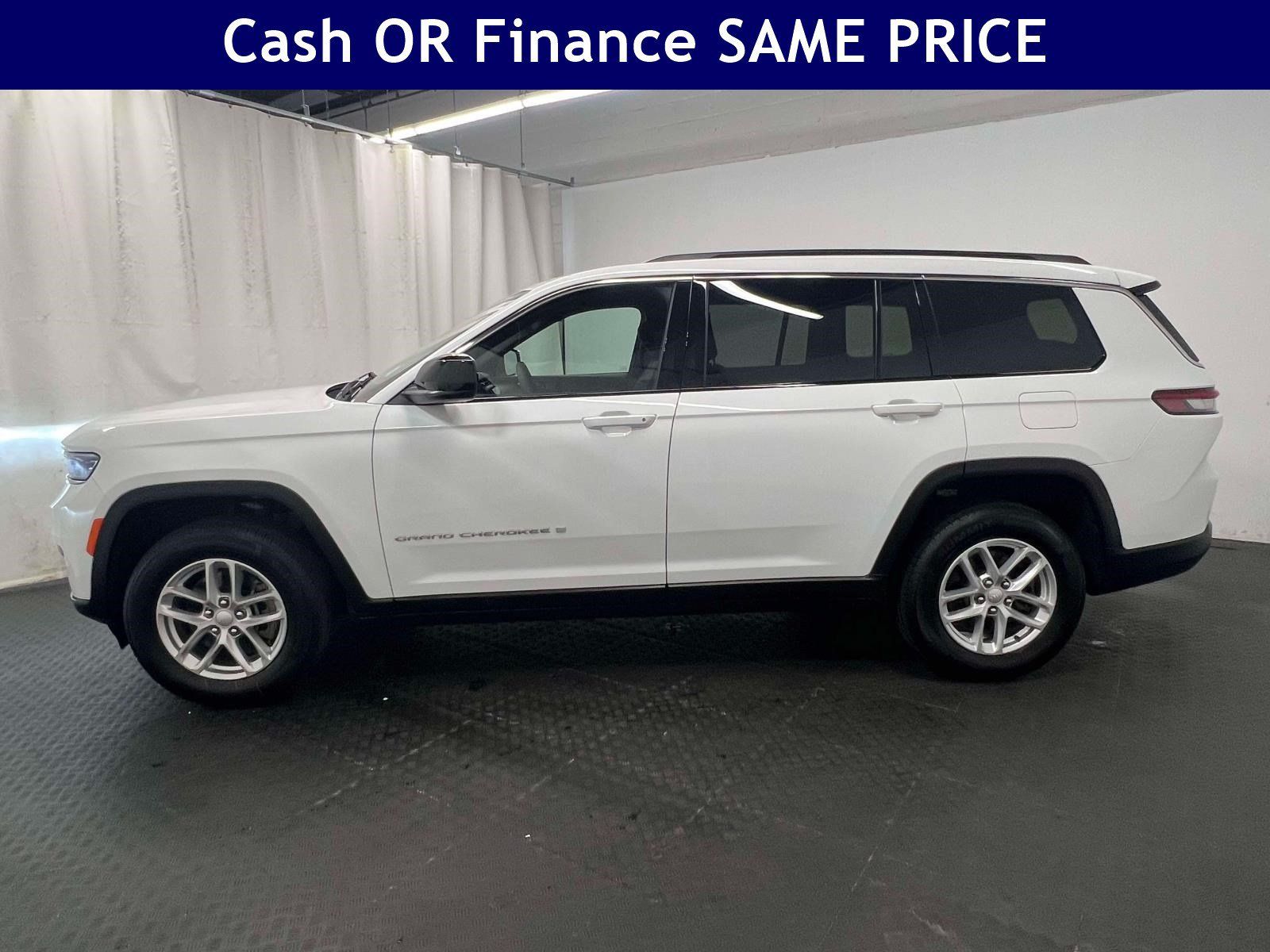 Certified 2025 Jeep Grand Cherokee L Laredo w/ Luxury Tech Group I AWD/4WD image 11