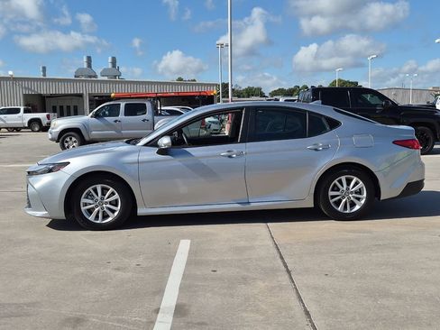 Used 2025 Toyota Camry LE FWD image 3