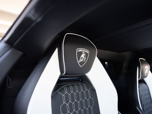 Used 2026 Lamborghini Revuelto AWD/4WD image 71