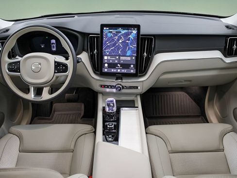 Certified 2026 Volvo XC60 T8 Ultra w/ Protection Package Premier AWD/4WD image 19
