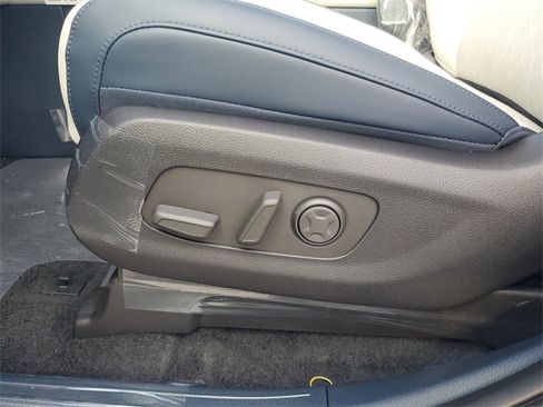 New 2026 Kia Carnival SX image 17