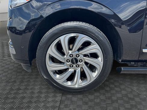 Used 2024 Lincoln Navigator Premiere image 14
