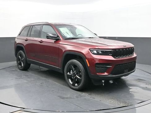New 2025 Jeep Grand Cherokee Altitude AWD/4WD image 7