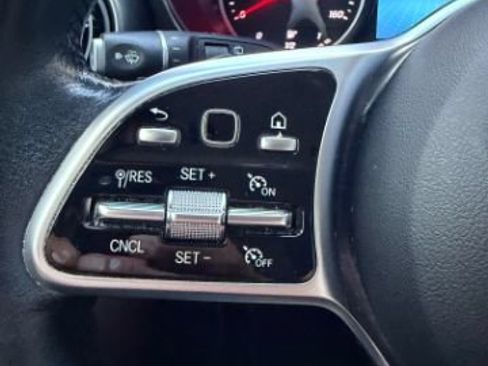 Used 2022 Mercedes-Benz GLC 300 image 20