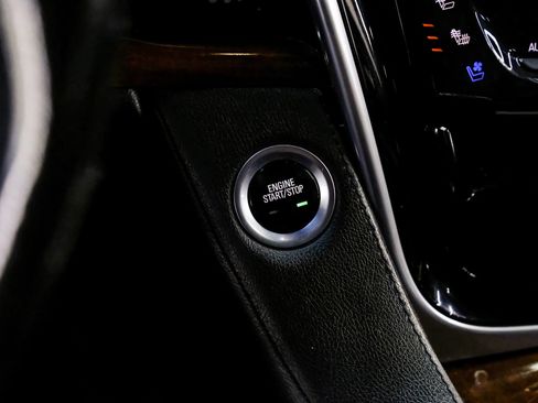 Used 2020 Cadillac Escalade ESV Luxury RWD image 24