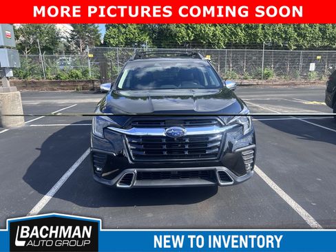 Used 2023 Subaru Ascent Touring AWD/4WD image 3