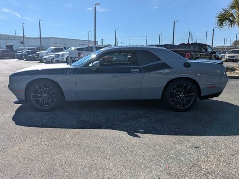 Used 2020 Dodge Challenger R/T w/ T/A Package image 8