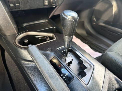 Used 2016 Toyota RAV4 LE image 22