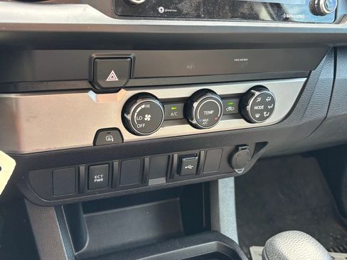 Used 2021 Toyota Tacoma SR w/ SR Convenience Package image 11