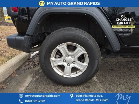 Used 2022 Jeep Wrangler Unlimited Sport AWD/4WD image 32