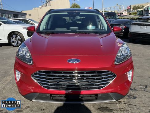 Used 2021 Ford Escape Titanium w/ Titanium Elite Package image 2