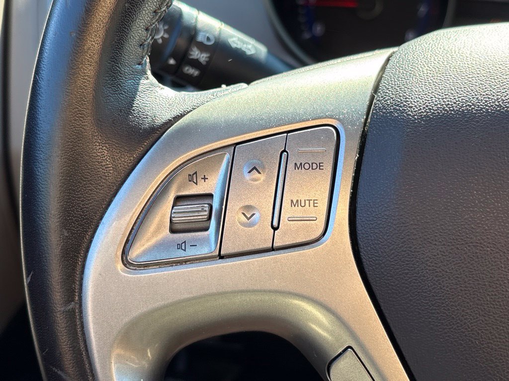 Used 2012 Hyundai Tucson GLS FWD image 17
