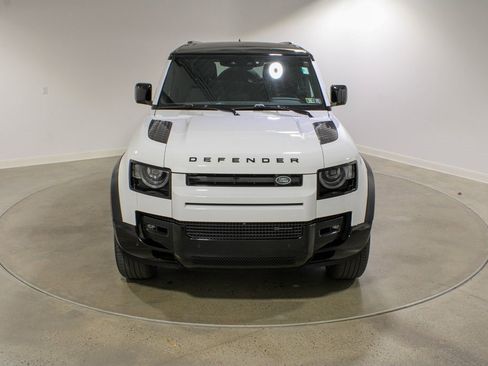 Used 2023 Land Rover Defender 110 X-Dynamic SE image 8