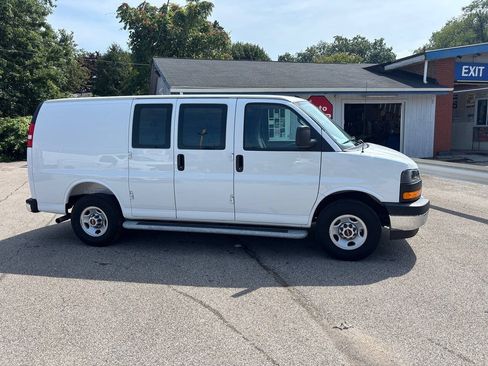 Used 2025 GMC Savana 2500 w/ Driver Convenience Package RWD image 2