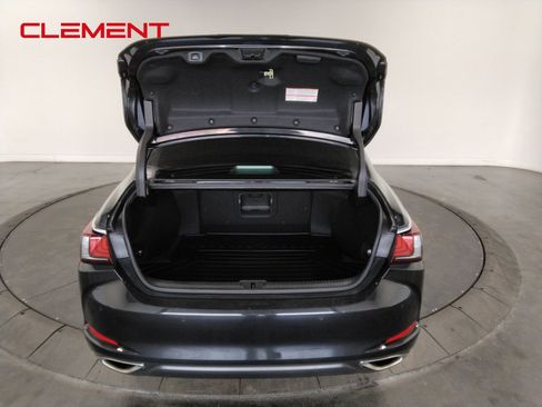 Used 2020 Lexus ES 350 350 Luxury w/ Accessory Package 2 image 9