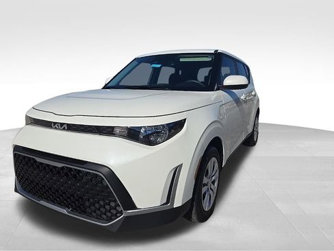 Used 2025 Kia Soul LX image 10