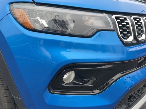 Used 2024 Jeep Compass Limited image 12