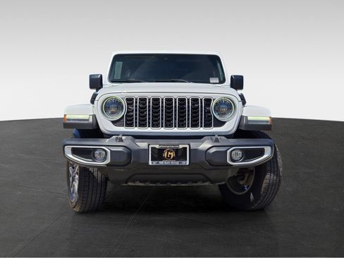 Used 2024 Jeep Wrangler Unlimited Sahara AWD/4WD image 3