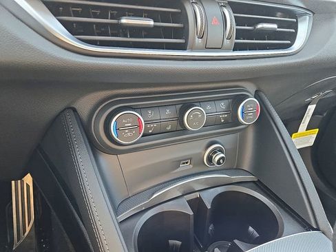 New 2026 Alfa Romeo Stelvio Sprint image 12