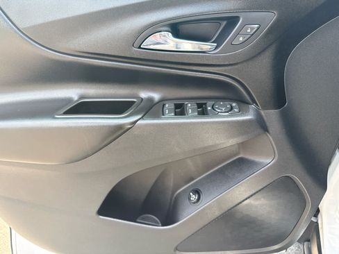 Used 2021 Chevrolet Equinox LT AWD/4WD image 10