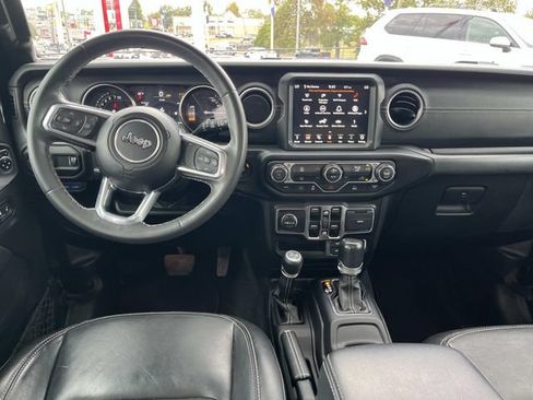 Used 2023 Jeep Wrangler Unlimited Sahara AWD/4WD image 12
