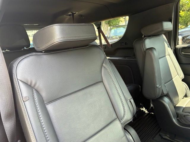 Used 2023 GMC Yukon XL Denali AWD/4WD image 30