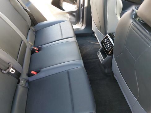 Used 2023 Volkswagen ID.4 Pro S RWD image 11