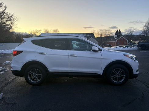 Used 2017 Hyundai Santa Fe Sport image 4