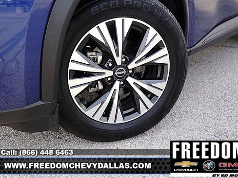 Used 2023 Nissan Rogue SV image 41