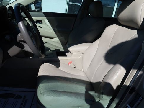 Used 2009 Toyota Camry FWD image 5