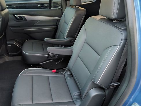 Certified 2025 Buick Enclave Preferred image 14