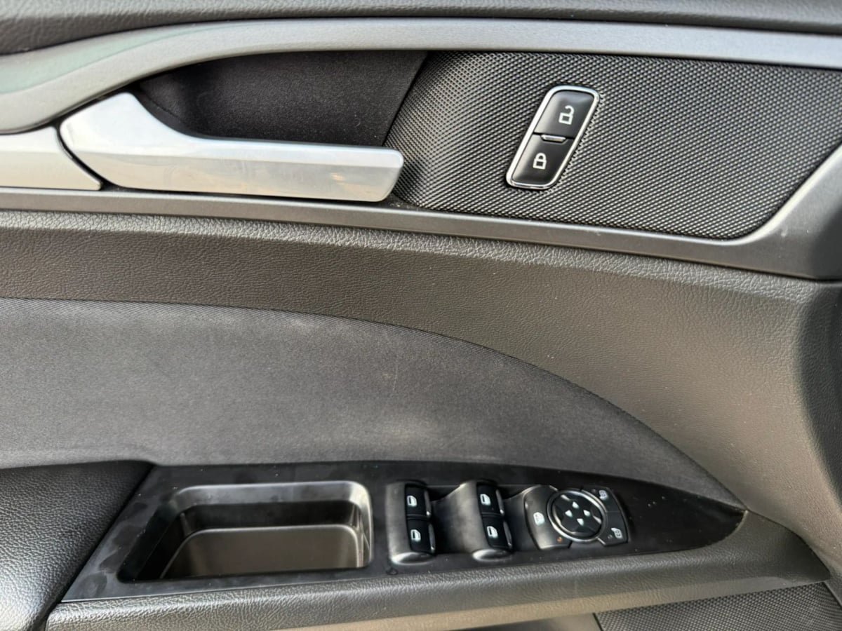 Used 2014 Ford Fusion SE FWD image 36