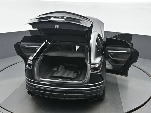 Used 2019 Lamborghini Urus AWD/4WD image 44