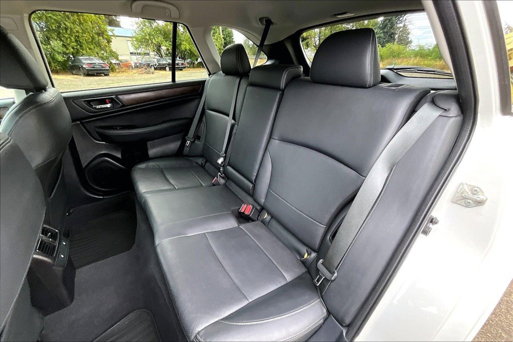 Used 2016 Subaru Outback 3.6R Limited AWD/4WD image 21