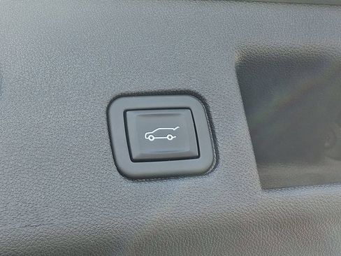 Certified 2024 Chevrolet Equinox RS w/ RS Leather Package FWD image 32