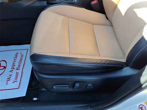 Used 2018 Toyota RAV4 Limited image 14