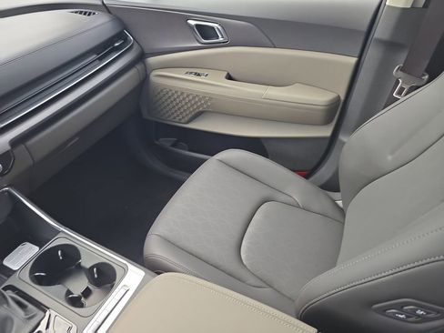 New 2026 Kia Carnival EX FWD image 16