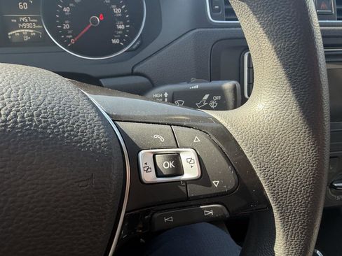 Used 2017 Volkswagen Jetta S image 14