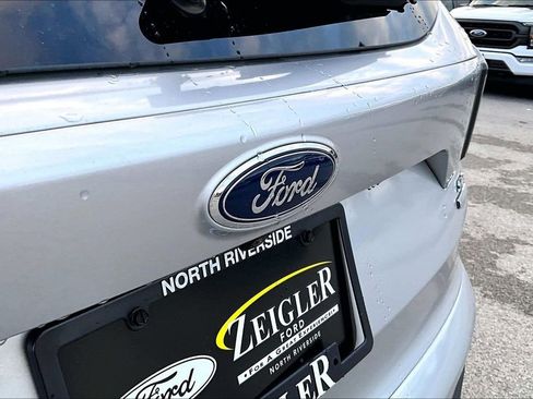 Used 2017 Ford Escape SE FWD image 30
