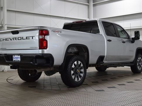 Used 2022 Chevrolet Silverado 2500 Custom w/ Custom Value Package AWD/4WD image 8